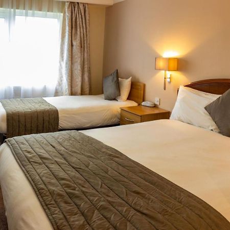Hotel Britannia Leeds Bradford Airport Bramhope Esterno foto