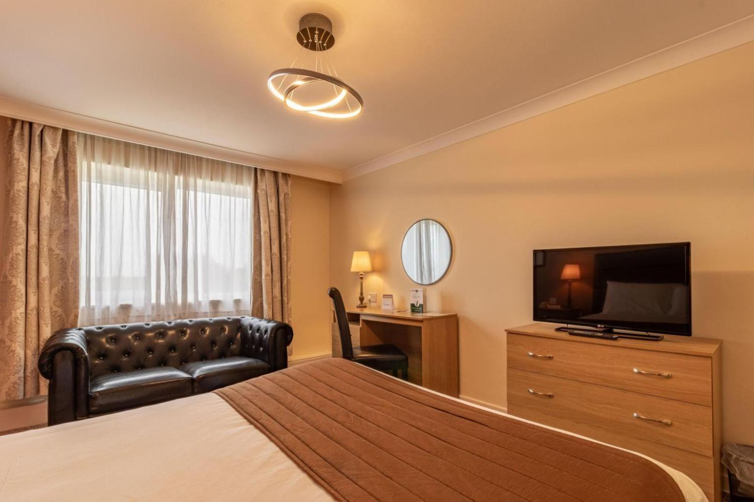 Hotel Britannia Leeds Bradford Airport Bramhope Esterno foto