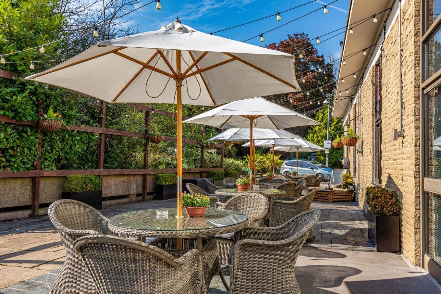 Hotel Britannia Leeds Bradford Airport Bramhope Esterno foto