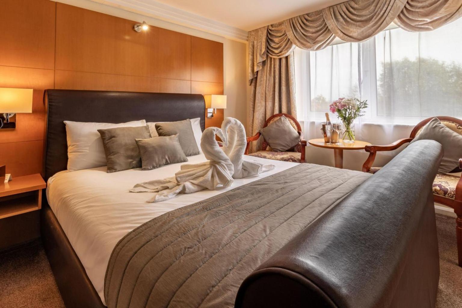 Hotel Britannia Leeds Bradford Airport Bramhope Esterno foto
