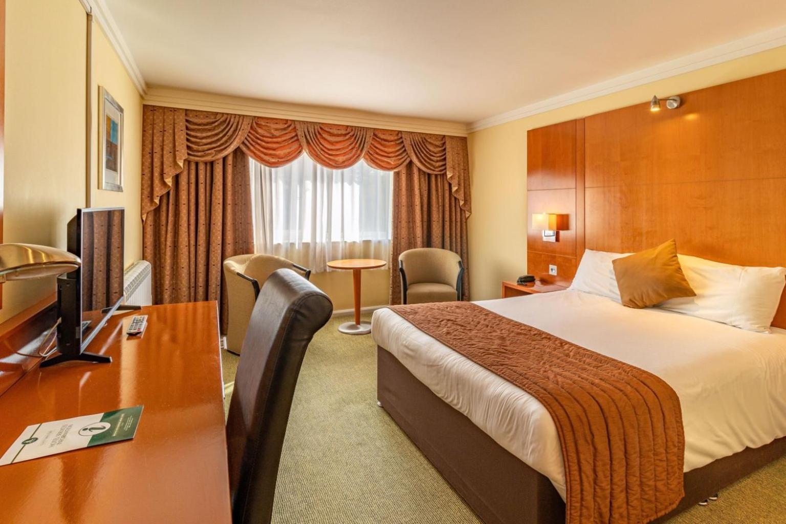 Hotel Britannia Leeds Bradford Airport Bramhope Esterno foto