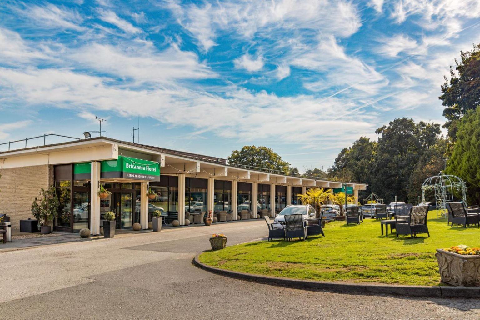 Hotel Britannia Leeds Bradford Airport Bramhope Esterno foto