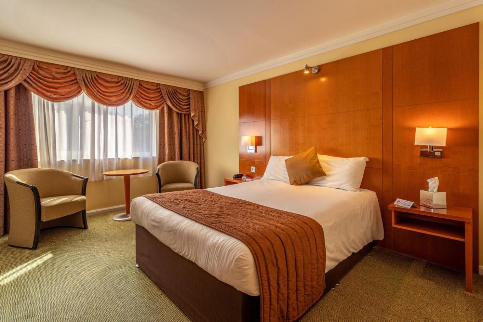 Hotel Britannia Leeds Bradford Airport Bramhope Esterno foto