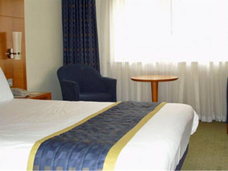 Hotel Britannia Leeds Bradford Airport Bramhope Esterno foto