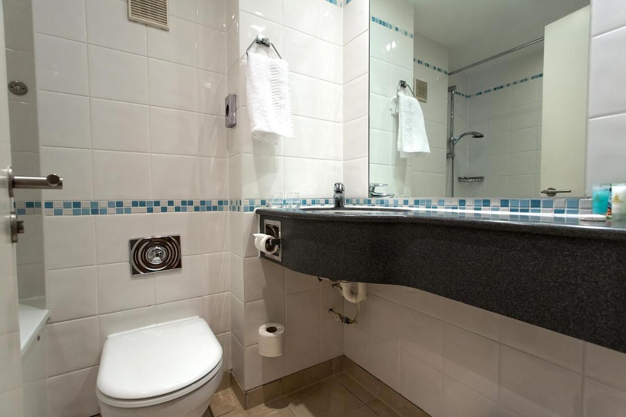 Hotel Britannia Leeds Bradford Airport Bramhope Esterno foto